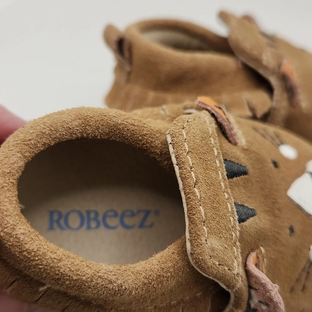 Robeez First Kicks Critter Fringe Tiger 0-3 M